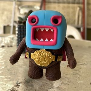 Mexican Luchador Domo Figurine, super cute! 🤖💙💓